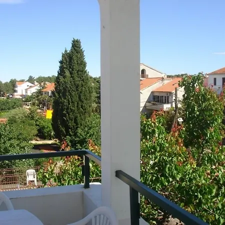 アパート ブランシュ ザダル