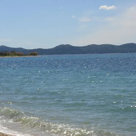 布兰奇公寓酒店 *