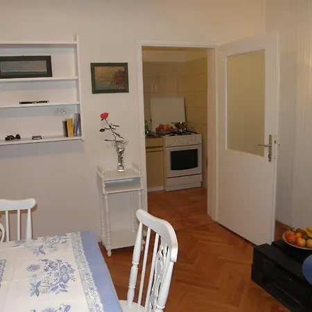 布兰奇公寓酒店